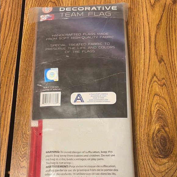 Nebraska Huskers Decorative Team Flag - Picture 2 of 2